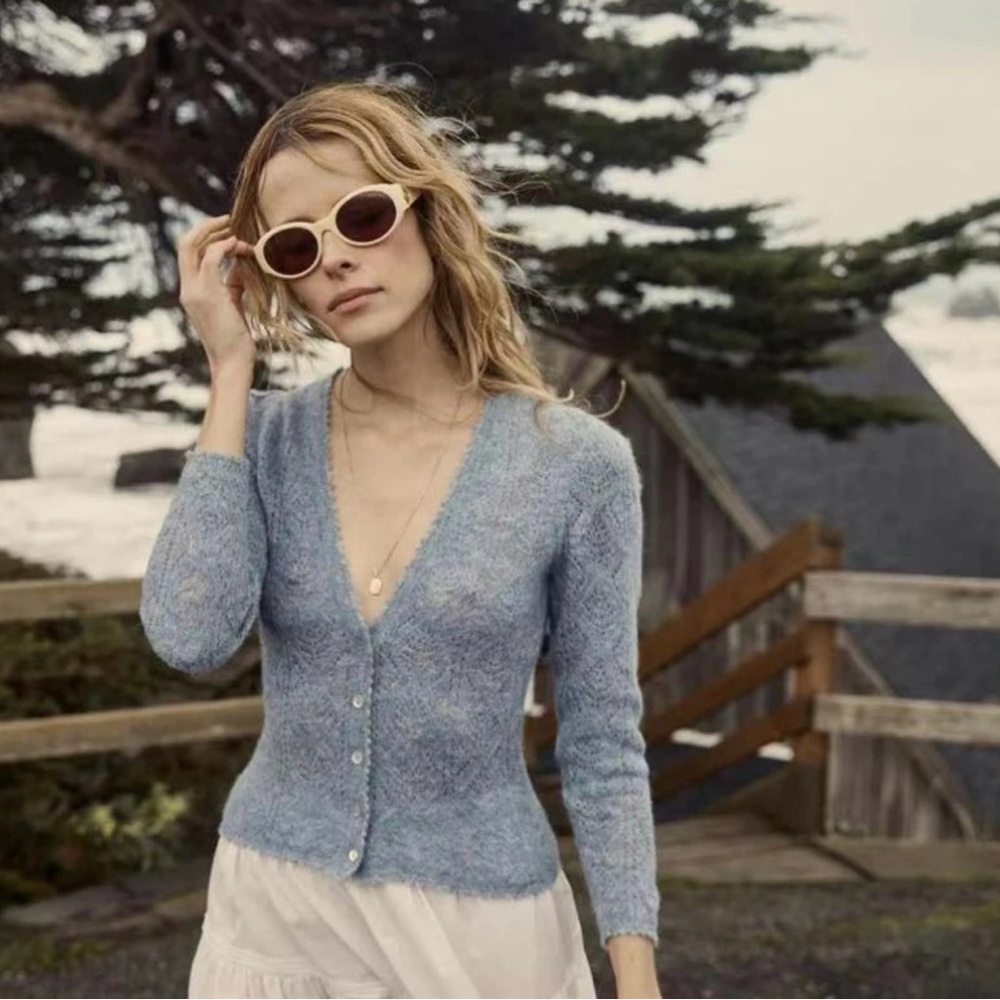 Elegant Blue Knitted Cardigan Sweater